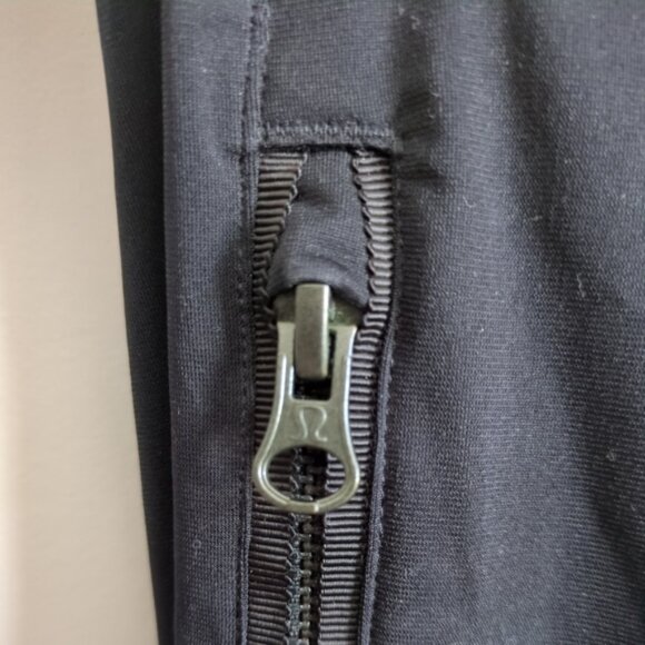 Lululemon Out & About 7/8 Pant Black Slim Straight Fit Black Size 4 - Picture 3 of 10